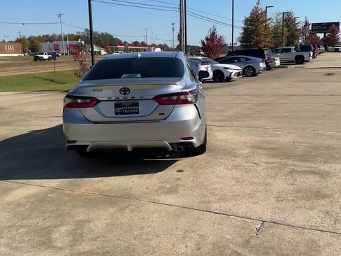 Used 2023 Toyota Camry SE image 5