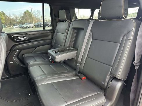 Used 2024 GMC Yukon XL SLT image 15