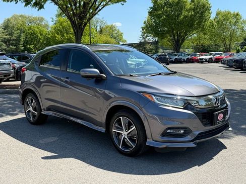 Used 2020 Honda HR-V Touring image 4