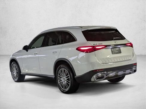 Certified 2025 Mercedes-Benz GLC 300 4MATIC image 8