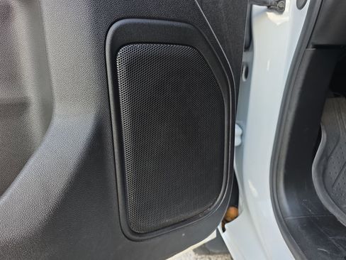 Used 2024 Chevrolet Silverado 2500 Custom w/ Custom Value Package image 18