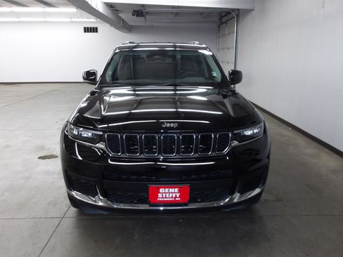 Used 2023 Jeep Grand Cherokee L Laredo w/ Luxury Tech Group I AWD/4WD image 6
