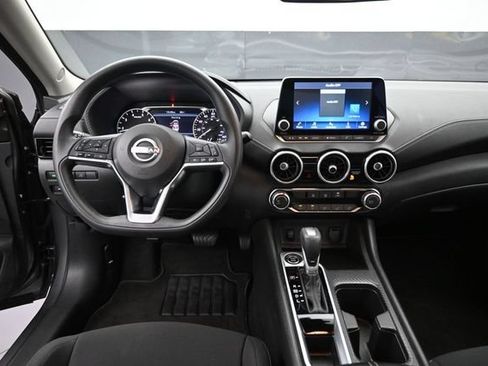 Used 2025 Nissan Sentra SV FWD image 11