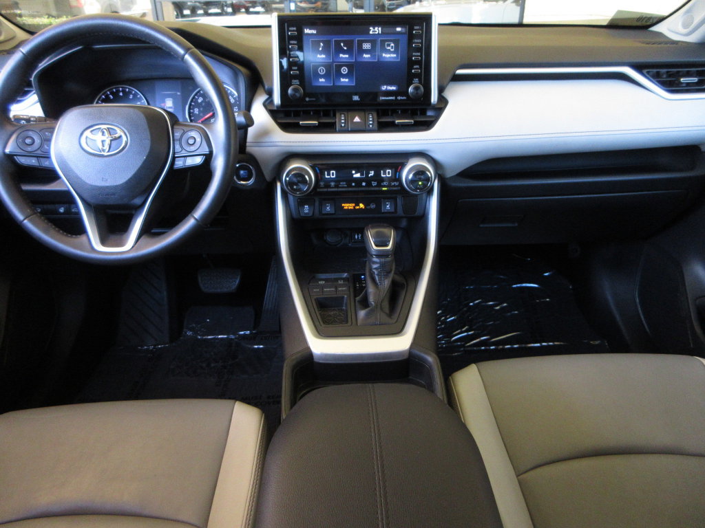 Used 2019 Toyota RAV4 XLE Premium w/ Cold Weather Package FWD image 22