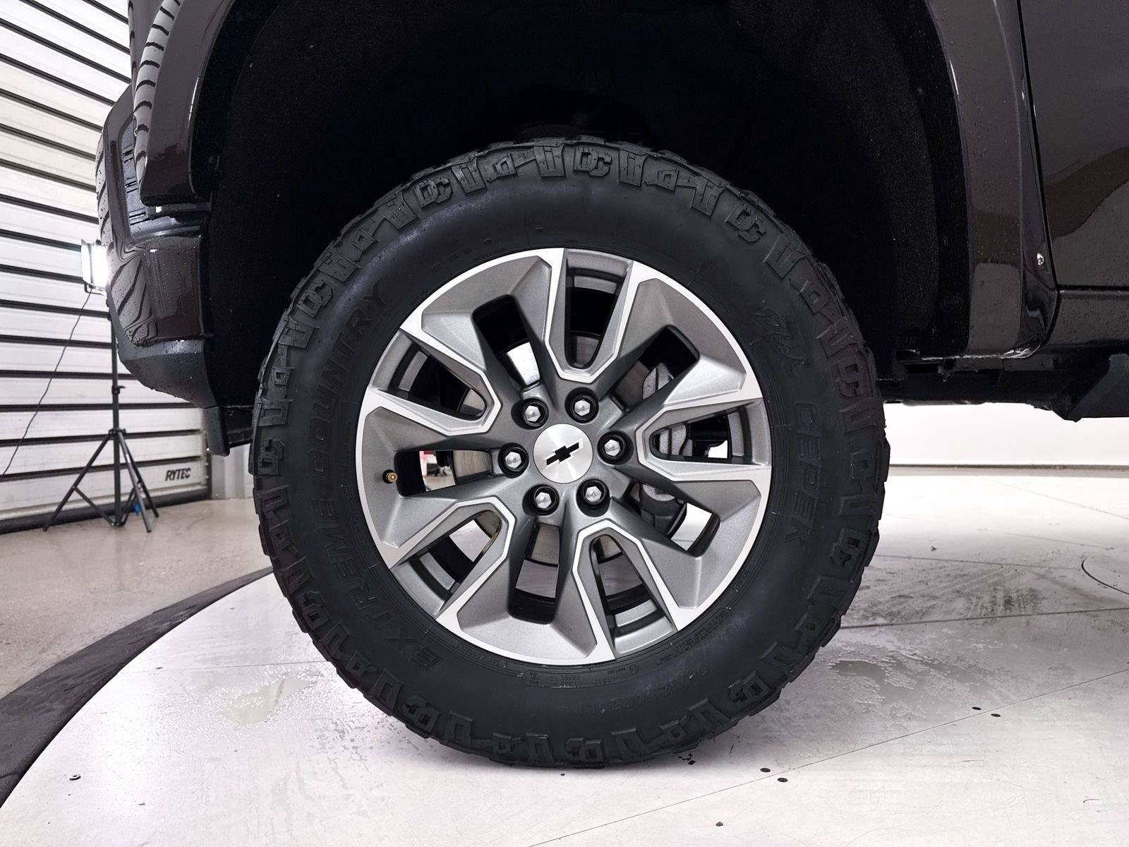 Used 2020 Chevrolet Silverado 1500 RST AWD/4WD image 15