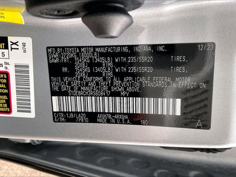 Used 2024 Toyota Highlander Platinum AWD/4WD image 34