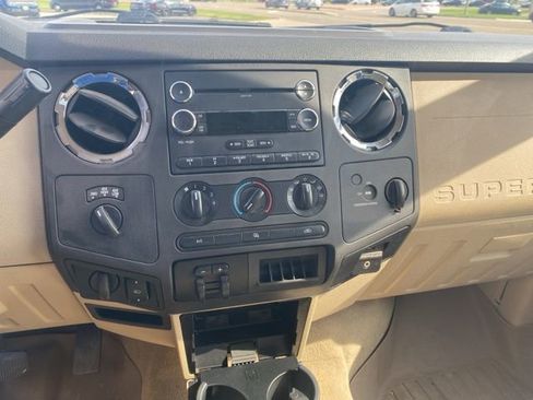 Used 2010 Ford F250 4x4 Regular Cab Super Duty image 17