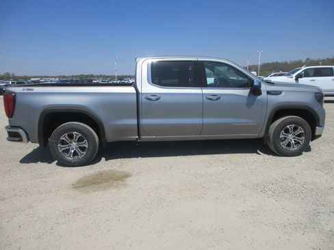 New 2026 GMC Sierra 1500 SLE AWD/4WD image 3