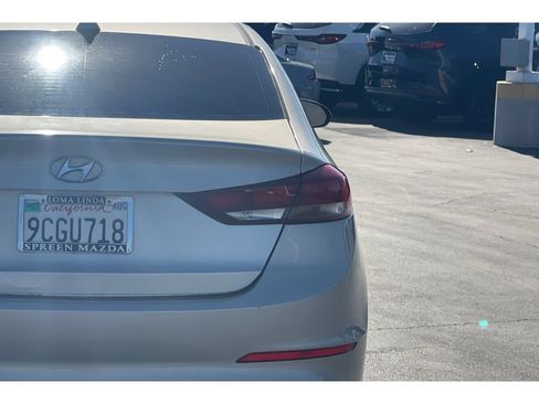 Used 2017 Hyundai Elantra SE FWD image 17