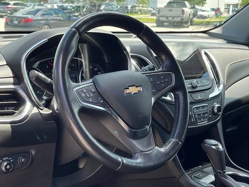 Used 2021 Chevrolet Equinox Premier AWD/4WD image 17