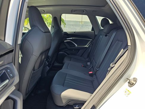 New 2025 Audi Q5 Premium Plus image 12