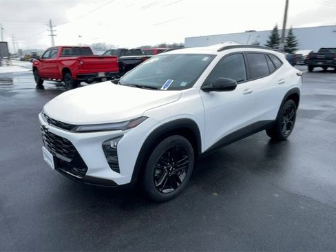 Used 2024 Chevrolet Trax ACTIV w/ Driver Confidence Package image 4