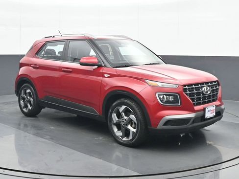 Used 2023 Hyundai Venue Limited image 9