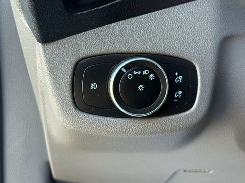 Used 2019 Ford Transit Connect XLT FWD image 30