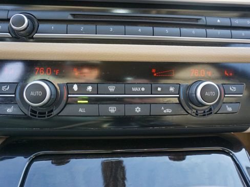 Used 2011 BMW 535i xDrive Sedan image 29