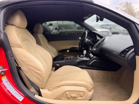 Used 2015 Audi R8 V8 w/ Extended Leather Package AWD/4WD image 22