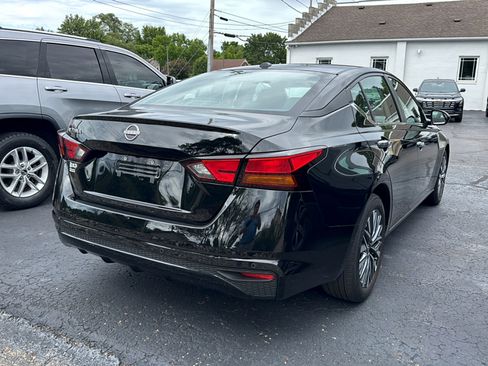 Used 2025 Nissan Altima 2.5 SV FWD image 6