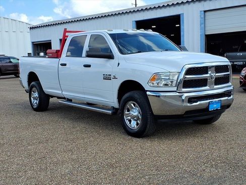 Used 2018 RAM 2500 Tradesman w/ Chrome Appearance Group image 6