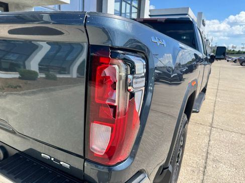 Used 2020 GMC Sierra 2500 SLE AWD/4WD image 4