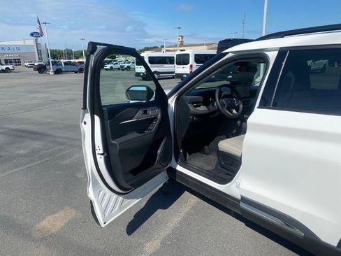 Certified 2025 Ford Explorer Active w/ Active Comfort Package RWD image 10