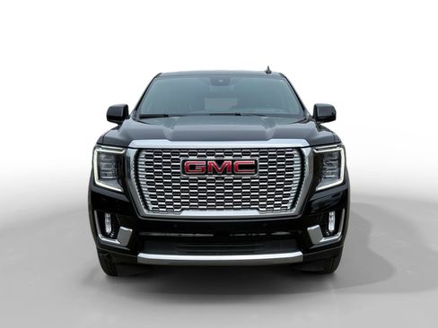 Used 2023 GMC Yukon XL Denali image 8