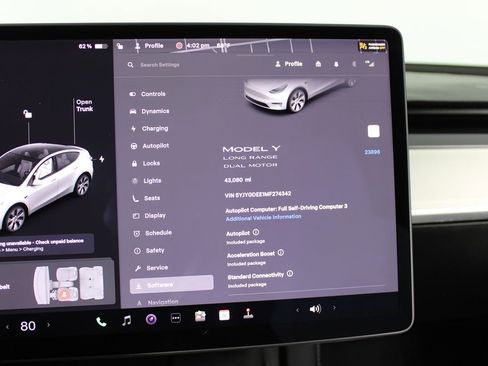 Used 2021 Tesla Model Y Long Range image 16