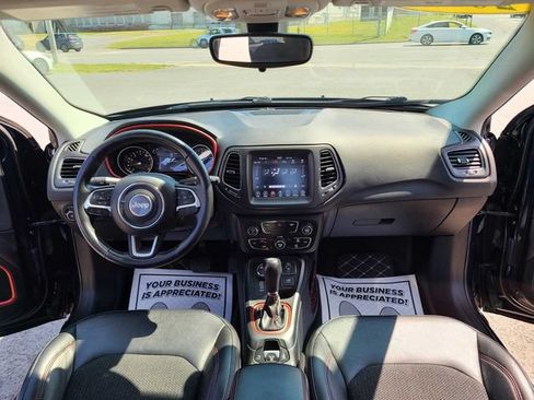 Used 2019 Jeep Compass Trailhawk AWD/4WD image 14