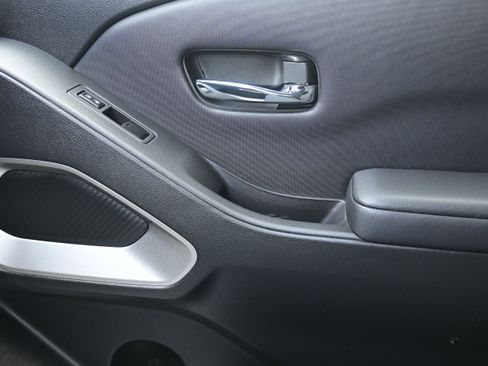 Used 2022 Nissan Frontier SV w/ Technology Package image 27