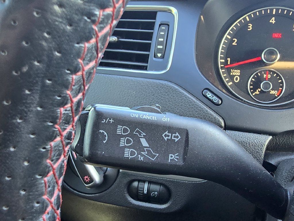 Used 2014 Volkswagen Jetta GLI Autobahn FWD image 24