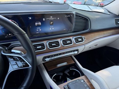 Used 2025 Mercedes-Benz GLE 450e 4MATIC image 22