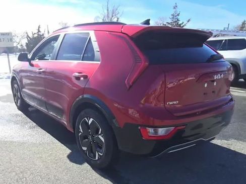 Certified 2024 Kia Niro Wind FWD image 5