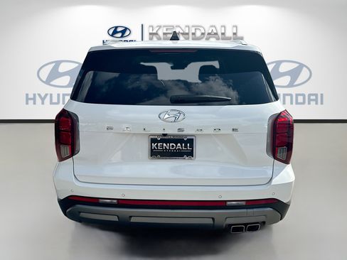 Used 2024 Hyundai Palisade SEL w/ Premium Package FWD image 5