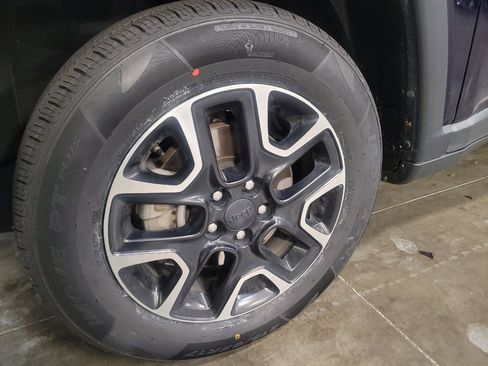 Used 2019 Jeep Compass Trailhawk w/ Cold Weather Group AWD/4WD image 31