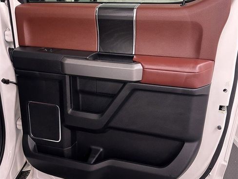 Used 2018 Ford F150 Platinum w/ Equipment Group 701A Luxury image 35