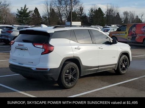 Used 2022 GMC Terrain AT4 image 3