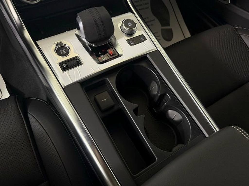 Certified 2024 Jaguar XF R-Dynamic SE AWD/4WD image 35