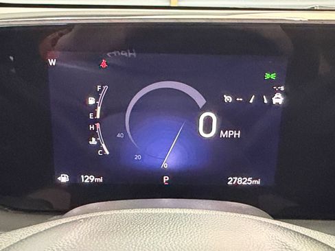Used 2025 Buick Encore GX Preferred AWD/4WD image 38