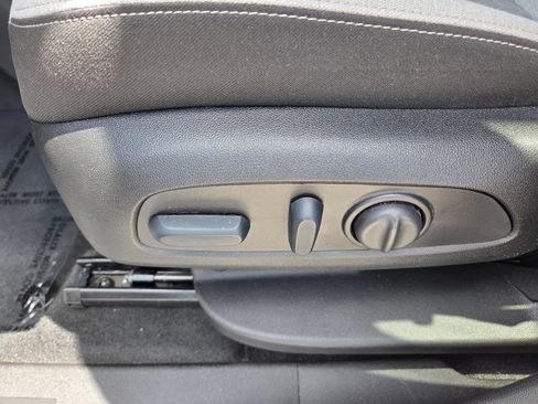 Used 2024 Chevrolet Equinox LS w/ LS Convenience Package FWD image 5