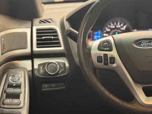 Used 2014 Ford Explorer XLT w/ Equipment Group 202A AWD/4WD image 8