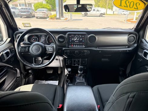 Used 2021 Jeep Wrangler Unlimited Sport w/ Sun And Sound Package AWD/4WD image 18
