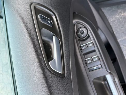 Used 2018 Ford C-MAX SE FWD image 22