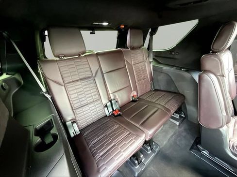 Used 2022 Cadillac Escalade Sport Platinum w/ LPO, Floor Liner Package AWD/4WD image 27