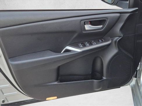 Used 2017 Toyota Camry LE FWD image 13