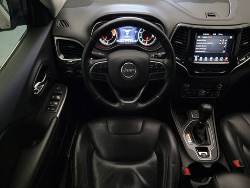 Used 2019 Jeep Cherokee Limited FWD image 22