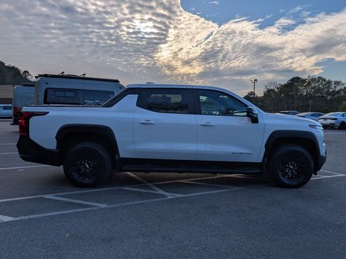 Used 2024 Chevrolet Silverado EV W/T image 12