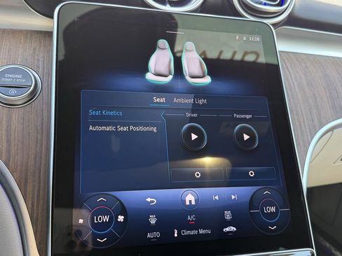 Used 2025 Mercedes-Benz C 300 Sedan image 12