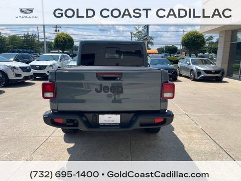 Used 2025 Jeep Gladiator Sport AWD/4WD image 3