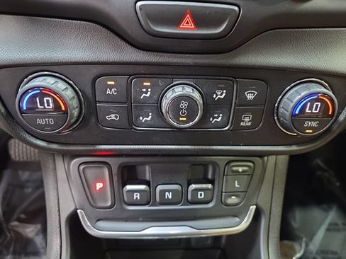 Used 2020 GMC Terrain SLT FWD image 24