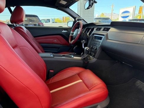Used 2010 Ford Mustang GT RWD image 7