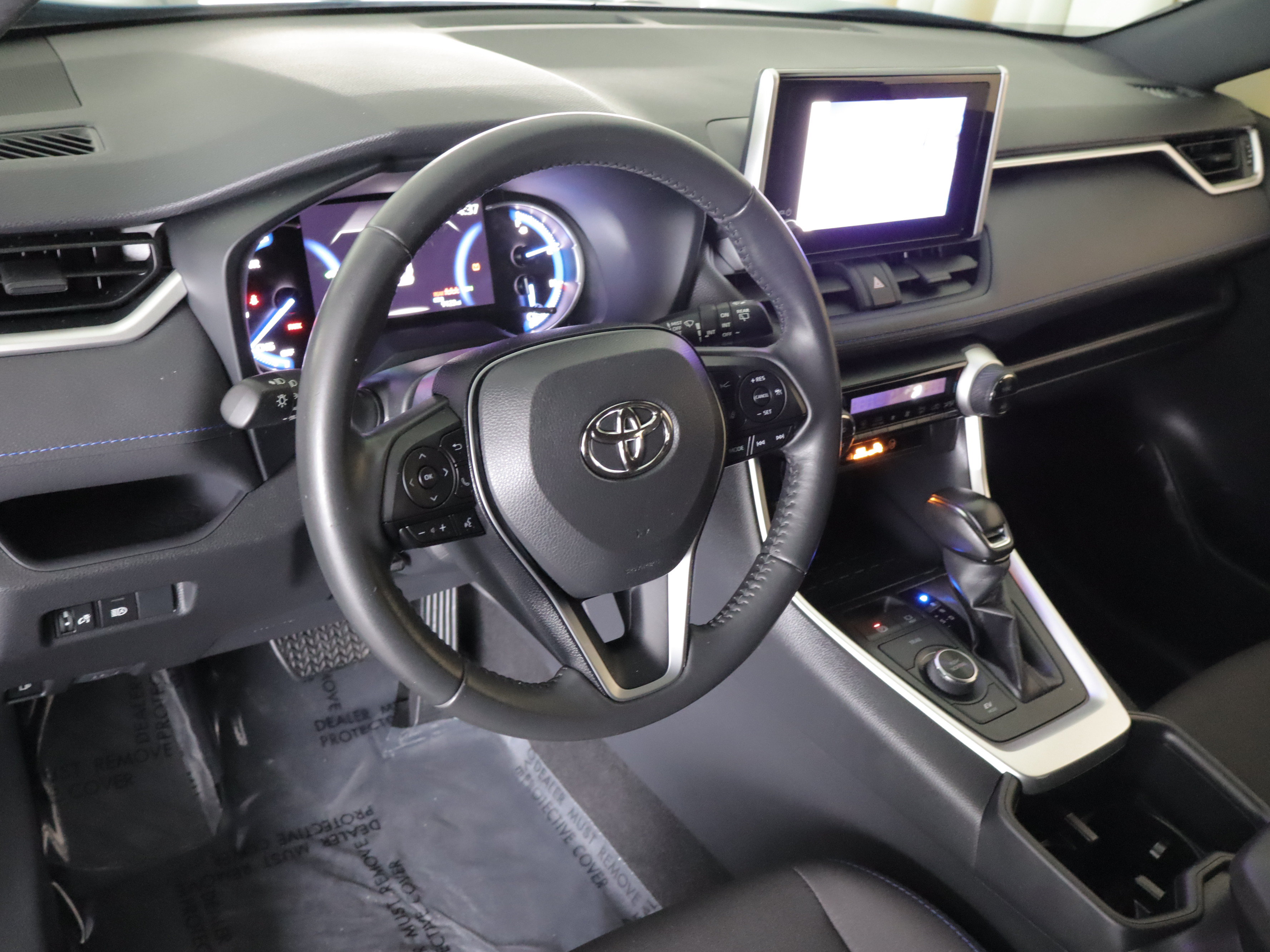 Used 2023 Toyota RAV4 SE AWD/4WD image 9